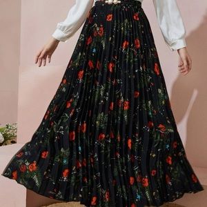 Allover Floral Pleated Skirt